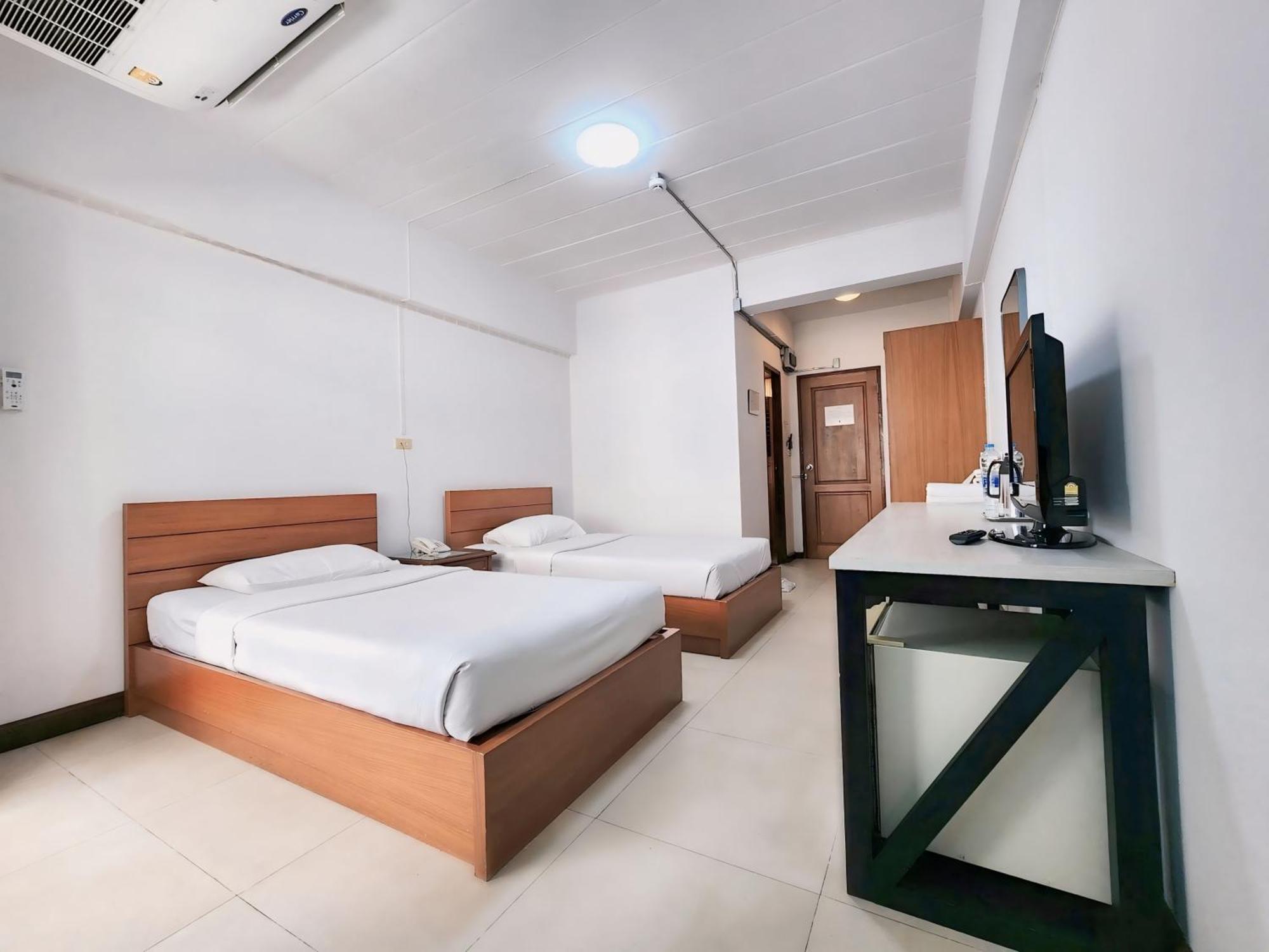 Siam Palace Hotel Bangkok Exterior photo