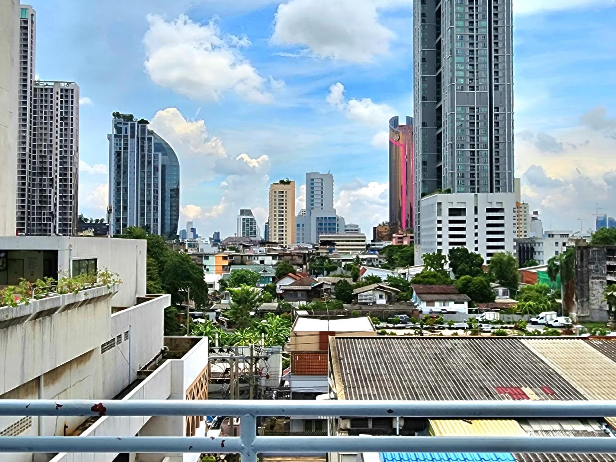Siam Palace Hotel Bangkok Exterior photo